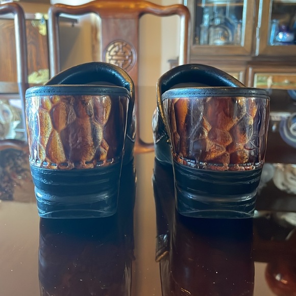 Dansko Clogs - Picture 4 of 13